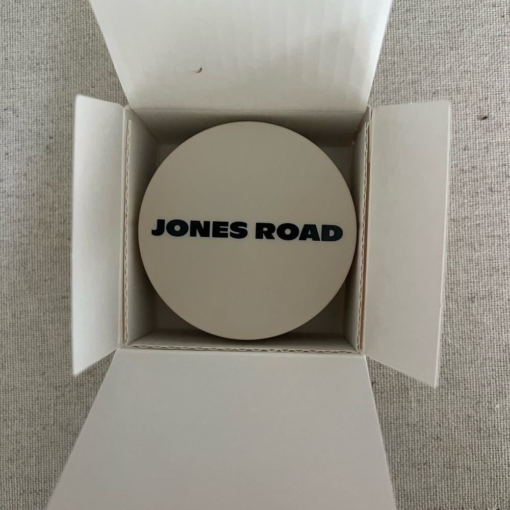 Jones Road What The Foundation-beige